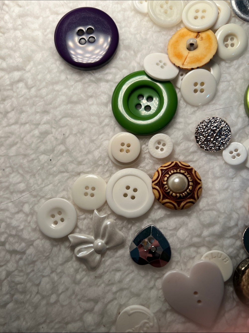 Mixed Color Sewing Button Lot - Picture 2 of 6